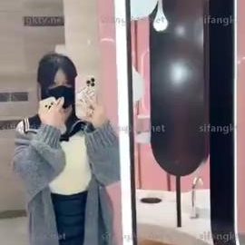 【巨乳肥臀白虎穴】溫柔妹妹『九兒』wrmm520巨乳高價定製《記錄第一次約炮》各種被蹂躪 棒棒糖插逼 商場開檔絲襪露出0(1)