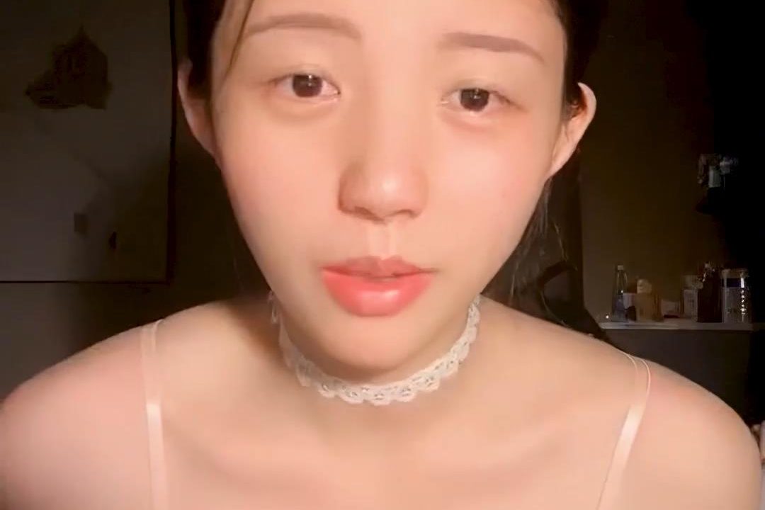 【獨家AI修復】如向日葵般女孩–賣萌希瑞❤️ 清純且可愛，一對吊鐘乳，和男友在酒店把玩雙峰，洗澡搓奶，開水燙逼逼，肉棒自慰！