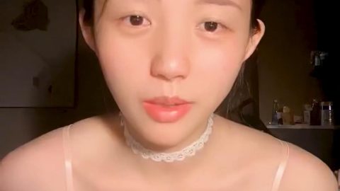 【獨家AI修復】如向日葵般女孩–賣萌希瑞❤️ 清純且可愛，一對吊鐘乳，和男友在酒店把玩雙峰，洗澡搓奶，開水燙逼逼，肉棒自慰！