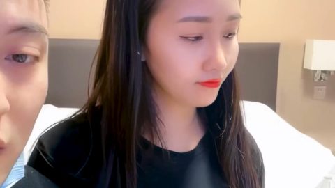 【獨家AI修復】超養眼學院派妹子初下海很羞澀❤️慢慢脫下衣服被大哥推倒爆操