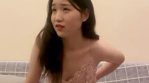 神似劉亦菲，20歲大美女，【一朵喇叭花】3-5，清純氣質大學生與男友淫亂~~！