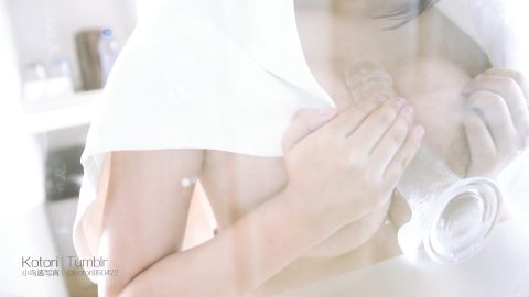 美乳女神2018版小鳥醬之星奈奈系列 大尺度唯美浴室透明制服 深喉口交玩裹冰屌