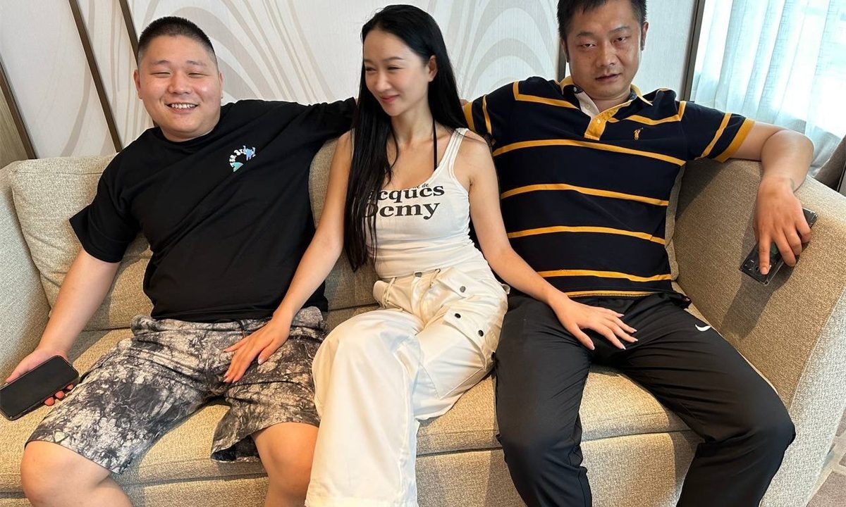 【真實調教極品白虎空姐】全程露臉3P，SM，啪啪，超清畫質一流，年度佳作