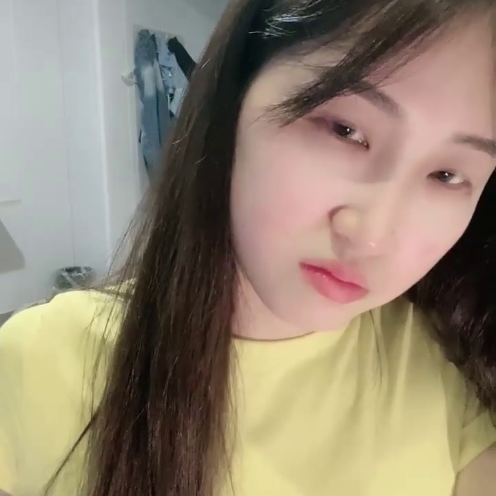 素顏女大學生【小貓媚煩惱】極品女神冷白皮，這幾個月最漂亮的新人，每天被幹得下不了床！